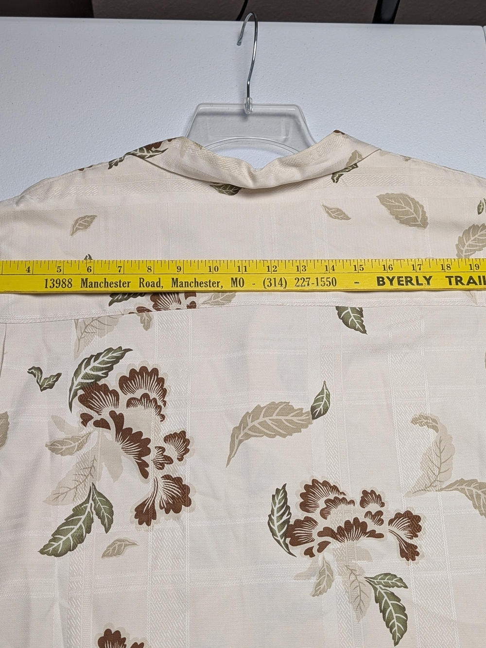 Tommy Bahama Men's XXL 100% Silk Floral Hawaiian Camp Shirt Neutral - Picture 13 of 14